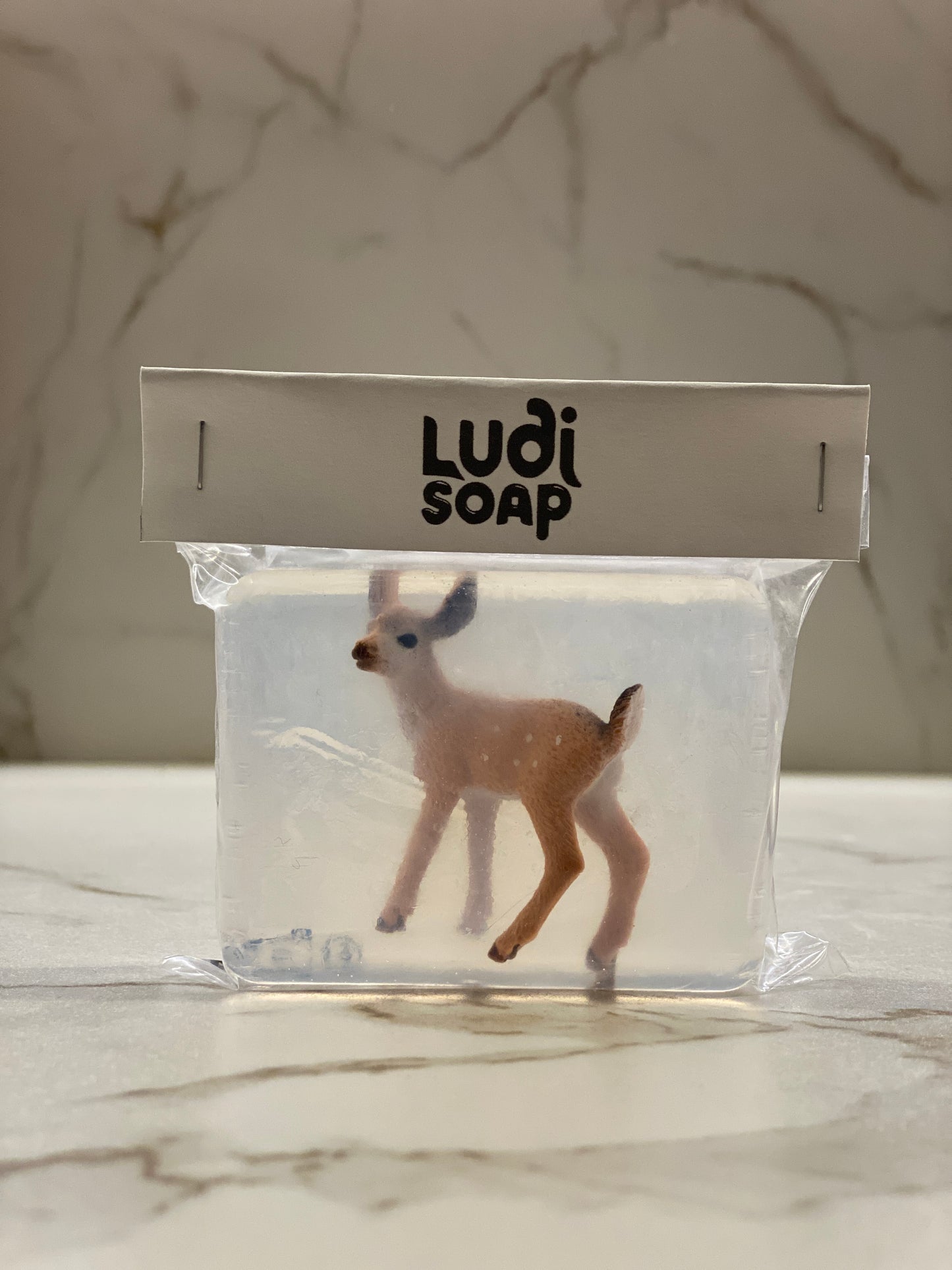 Savon Transparent Artisanal avec Figurine Faon