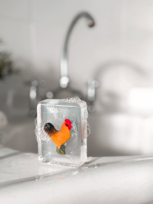 Savon Transparent Artisanal avec Figurine Coq