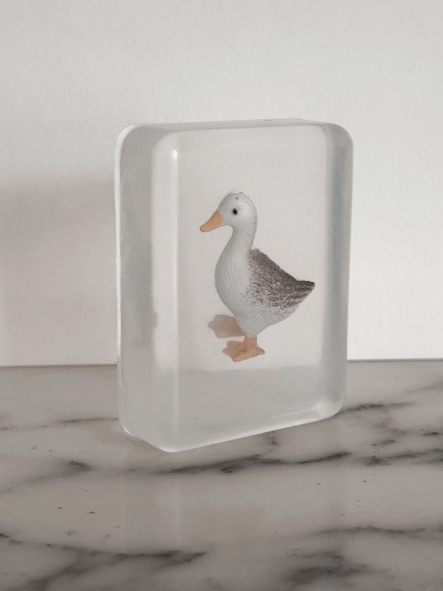 Savon Transparent Artisanal avec Figurine Canard
